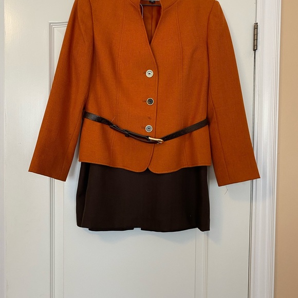 2 piece suit by Tahari. Burnt orange jacket with brown skirt - Picture 1 of 1
